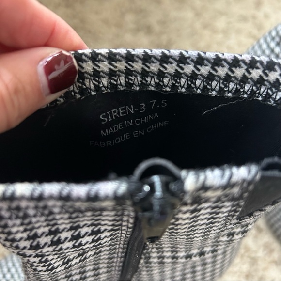 Jeffrey Campbell Houndstooth Print Siren Booties Size 7.5 - Picture 3 of 8